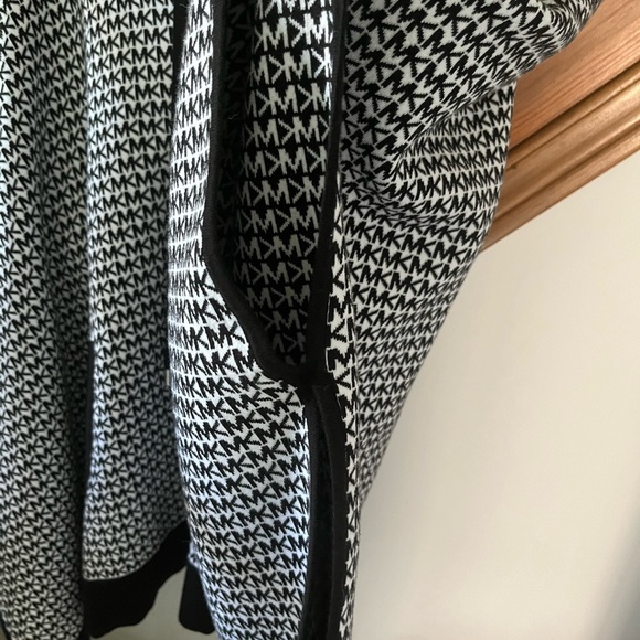 Michael Kors Zip Up Cape - Picture 7 of 8